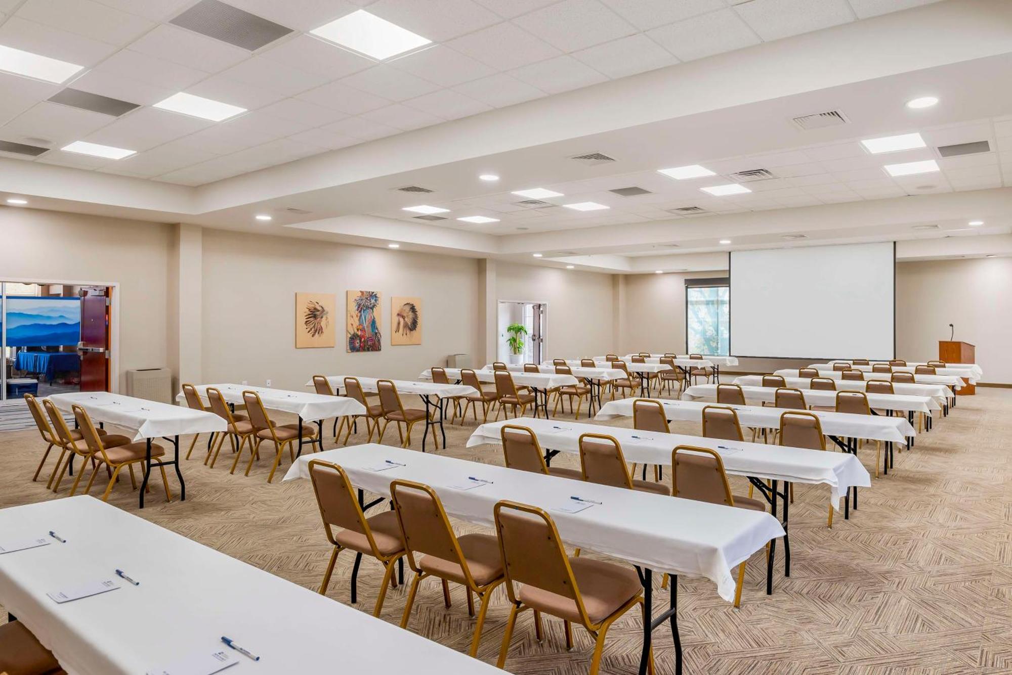 Zion Crossroads Best Western Plus Crossroads Inn & Suites מראה חיצוני תמונה